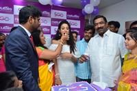 Priya Sree launches Naturals Salon at Mehdipatnam